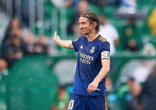 足坛名记爆料最新消息,巨星加盟，豪门阵容再升级！