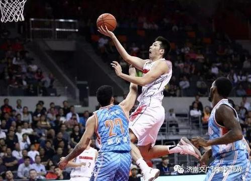 孟铎爆料赵睿受伤视频,赛场惊魂，球员健康引关注